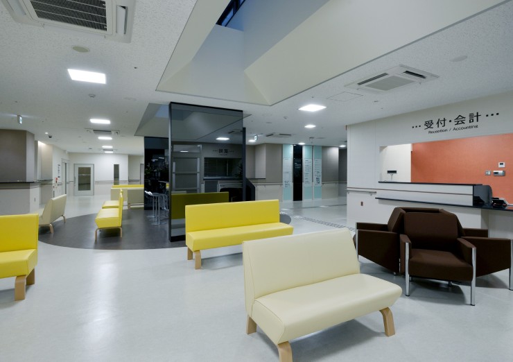 江別谷藤病院　受付待合室