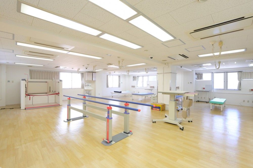 桜橋渡辺リハビリテーション病院　リハビリ室