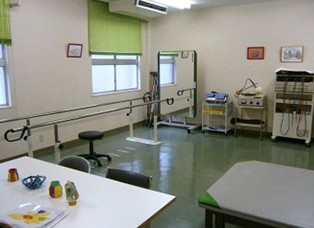 東立病院　機能訓練室