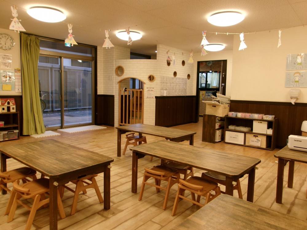 まなびの森溝の口もりのこ保育園　内観