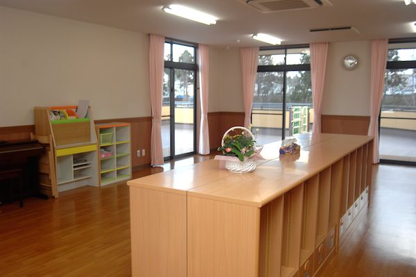室内３