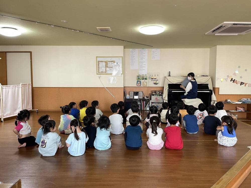 幼児クラスの部屋が広く、ステージもあるので発表会などで広々と使えます！