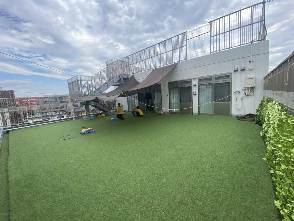 屋上園庭があります