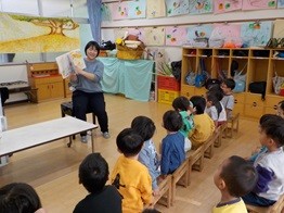 社会福祉法人平松の会 村松保育園_読み聞かせ