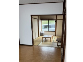チヤーズハウス 洋間から和室