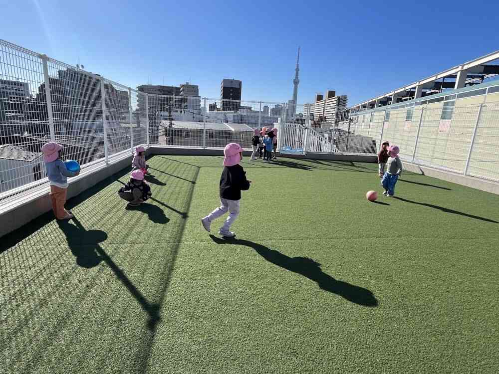 広い屋上テラスがあります
