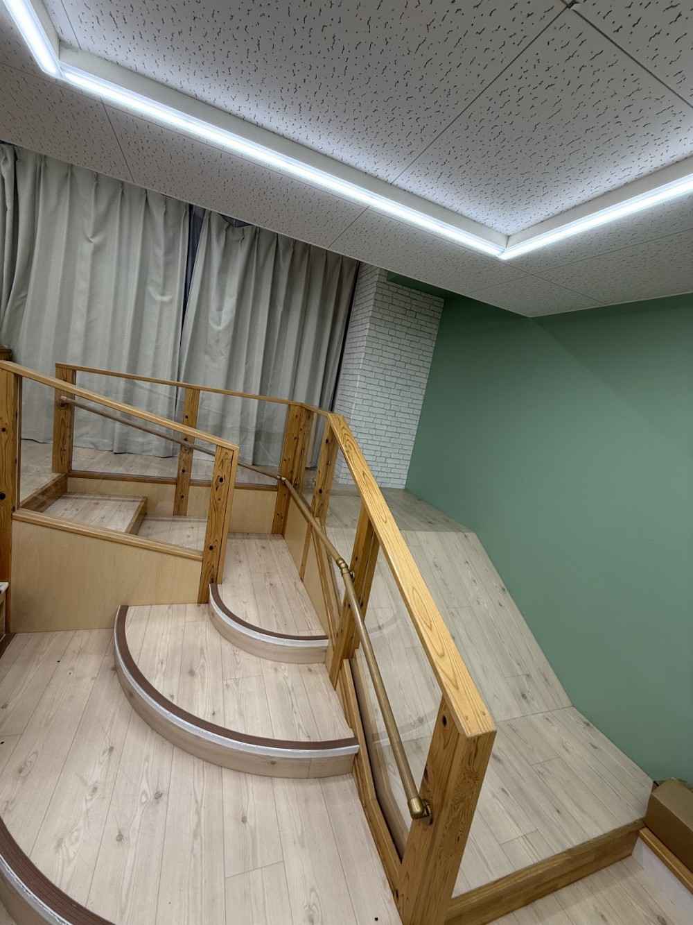 こどもたちから大人気の遊具です