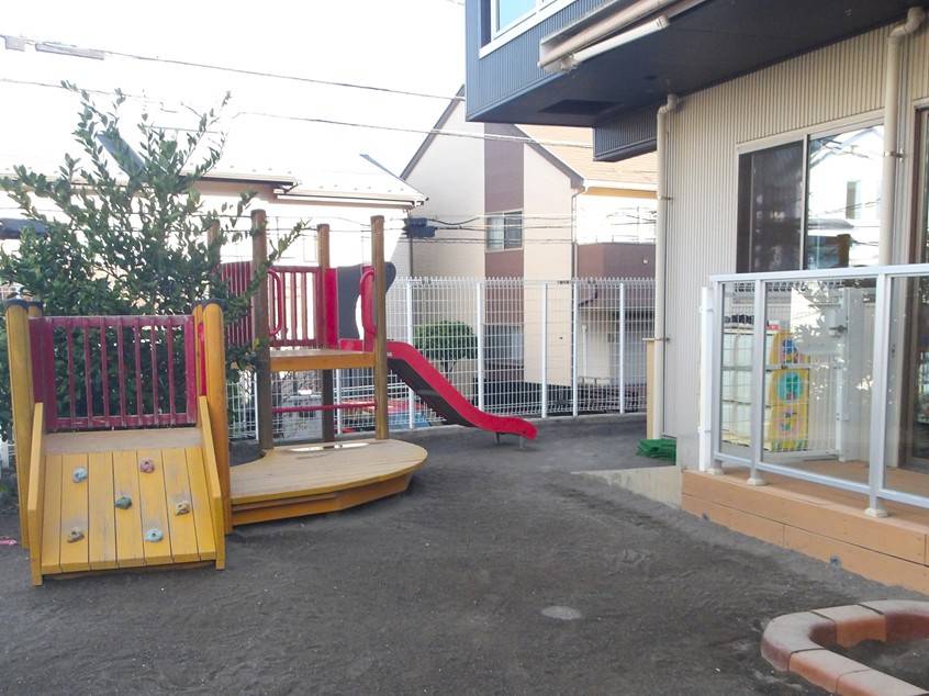 フレール保育園_園庭