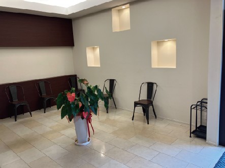 不思議の国のベルの求人画像