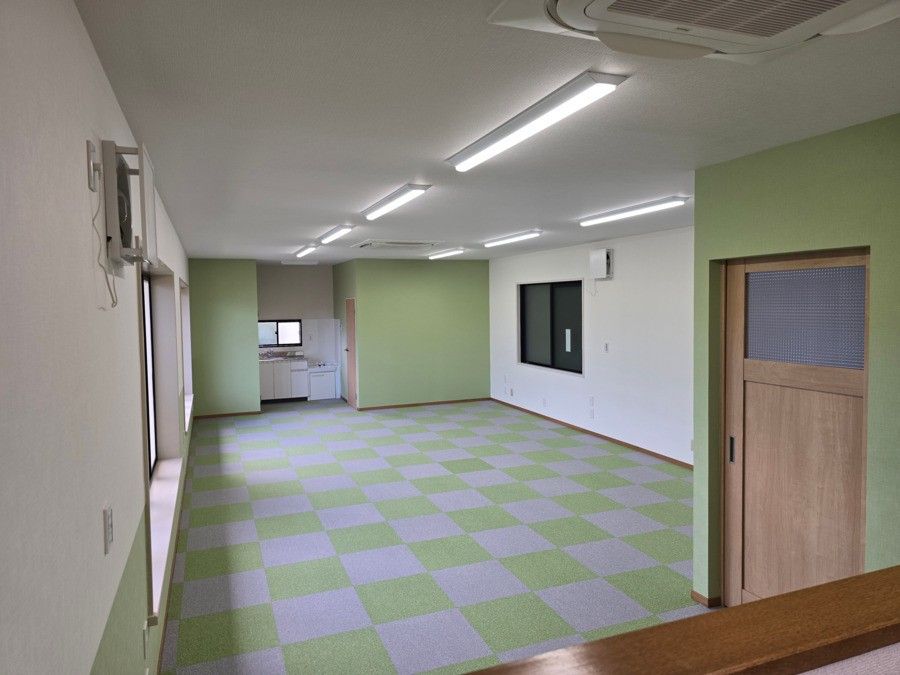 ブロッサムジュニア横浜南山田教室_内観（1F玄関入口から見た教室）