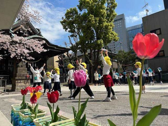 女躰神社こども園_春　朝礼の様子